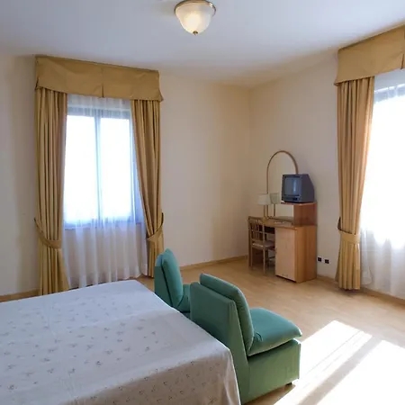 Santa Chiara 3*
